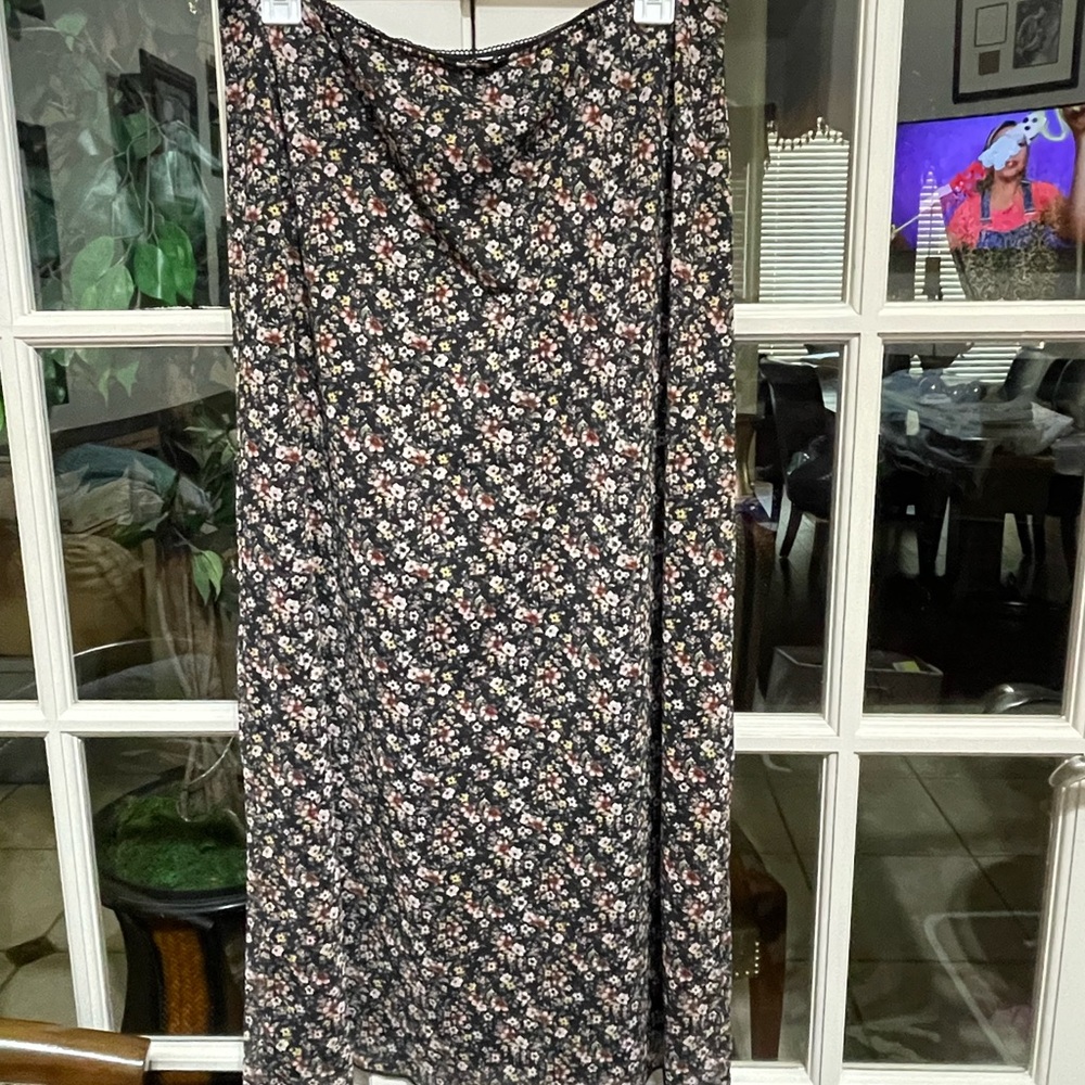 RSQ Black Floral Maxi Skirt Size XL